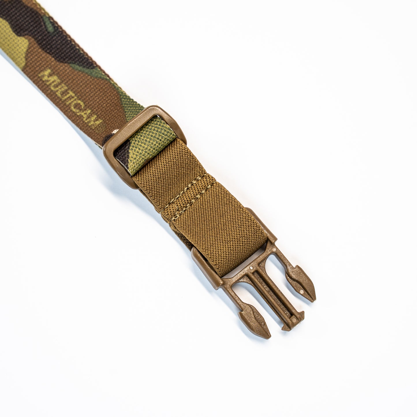 Non-restrictive, minimalist, and adjustable.